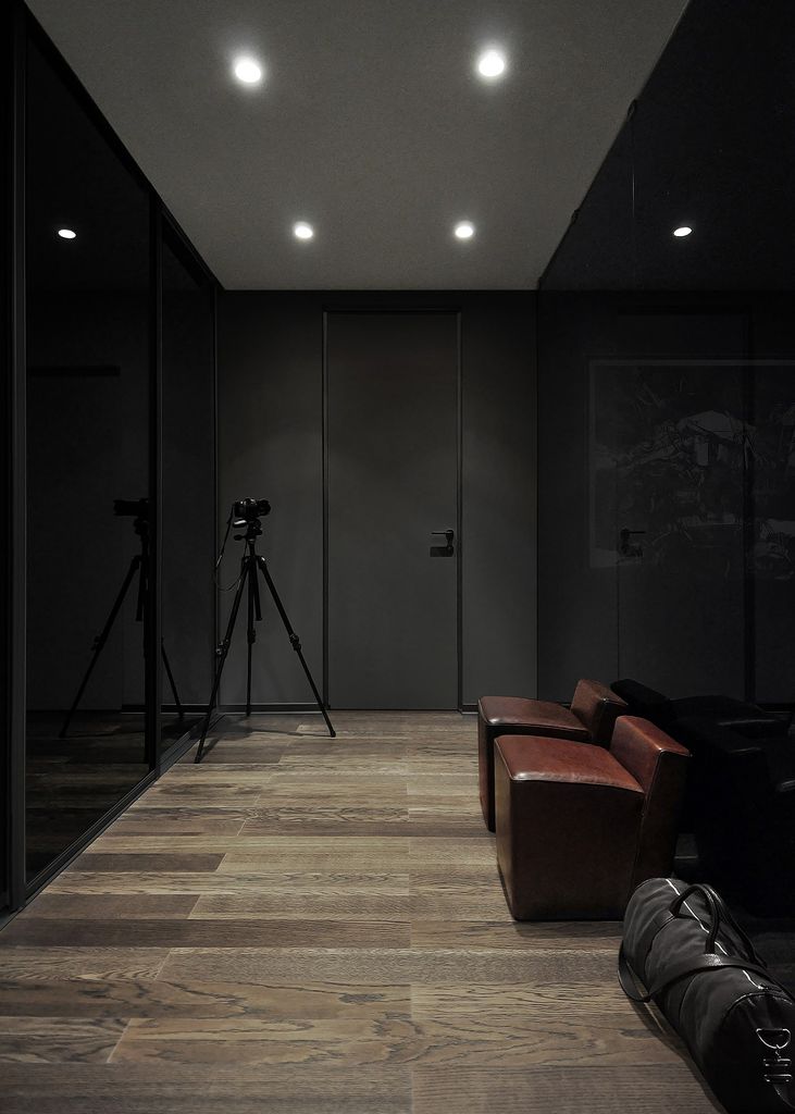 BACHELOR`S APARTMENT